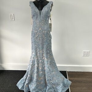 Stella Couture 18127 Size 6 Baby Blue Lace V Neck Sleeveless Long Dress NWT